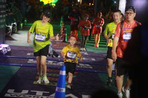 BIB: 3326, 3091, 444
                            <button type="button" onclick="openModal(26275195)" class="btn btn-primary btn-sm float-right btn-popup" data-toggle="modal" data-target=".modal-high-quality">
                        <i class="fas fa-shopping-cart"></i> Add to Cart
                    </button>
                                            <button type="button" onclick="isThisMe(26275195, true)" class="btn btn-success btn-sm float-right btn-popup btn-isme hidden" data-toggle="tooltip" data-placement="bottom" title="นี่คือรูปของคุณใช่ไหม คลิกที่นี่เพื่อเอาเข้าอัลบั้ม">
                        <i class="fas fa-plus"></i> Add to album
                    </button>
                    <button type="button" onclick="isThisMe(26275195, false)" class="btn btn-warning btn-sm float-right btn-popup btn-isnotme hidden">
                        <i class="fas fa-ban"></i> Remove from album
                    </button>